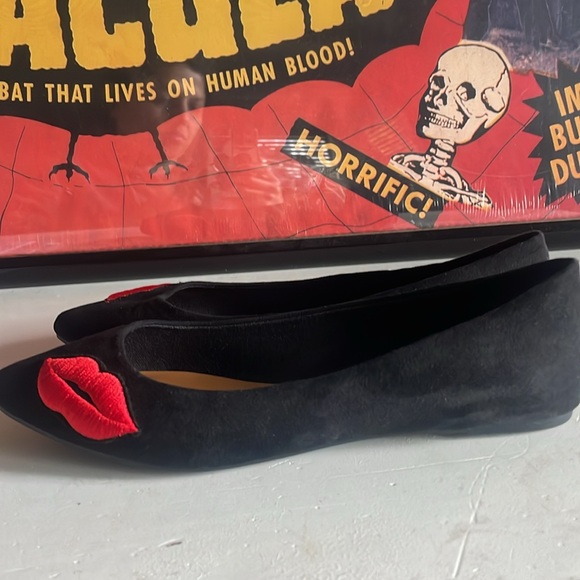 Flats 💋 - Picture 4 of 5